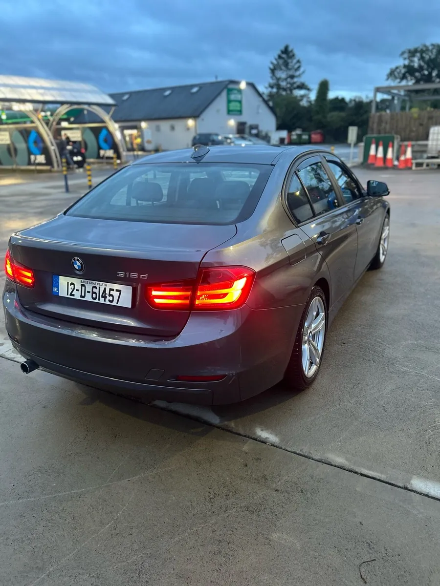 BMW 3-series 2012 - Image 4