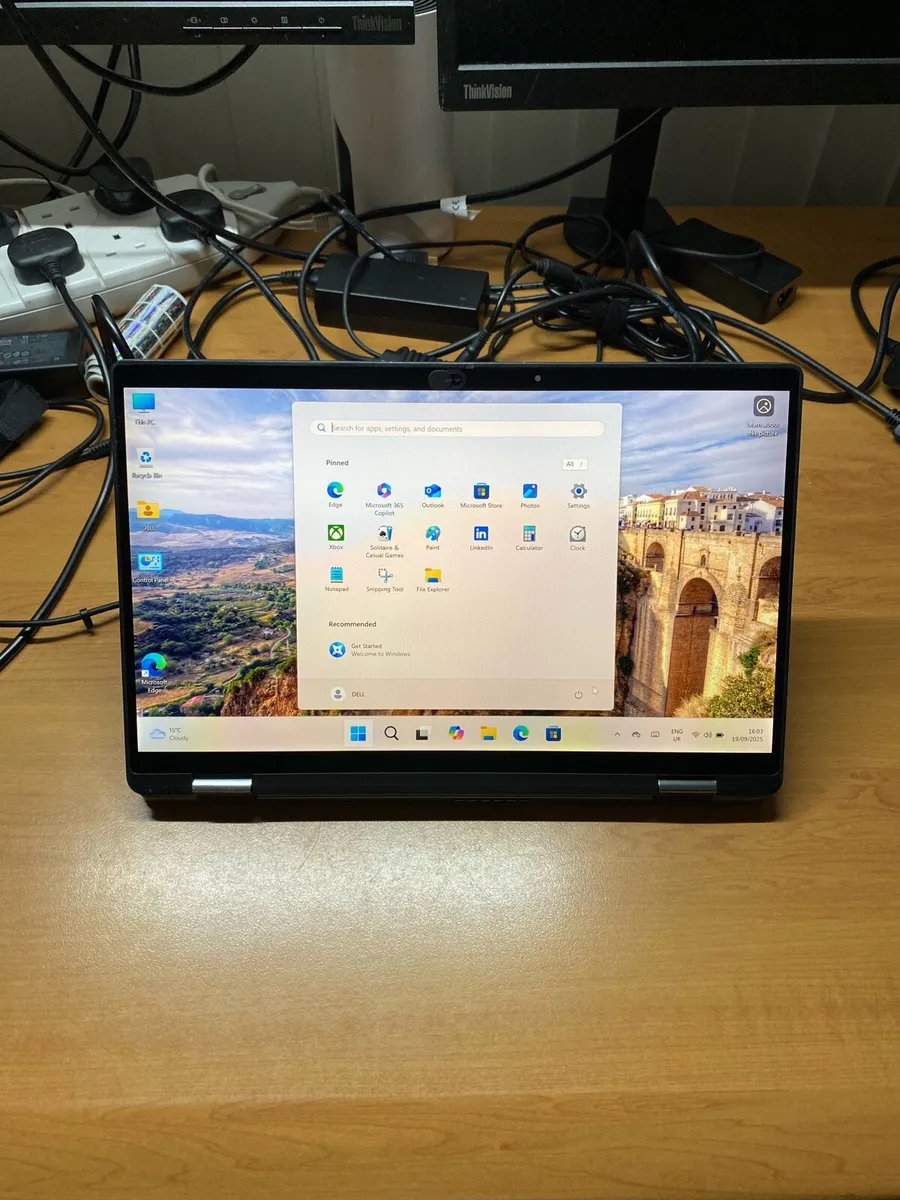 Dell 2n1 Touch i5 pro 16_256 win 11 pro - Image 1