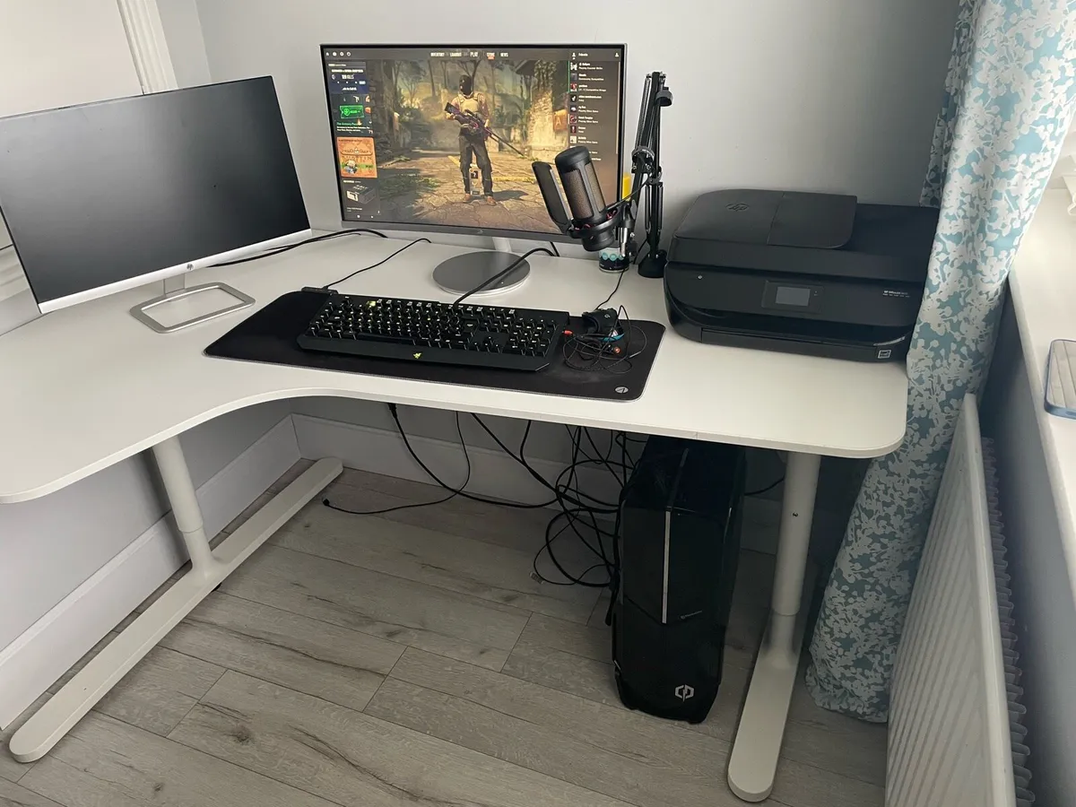 Desk - Image 2