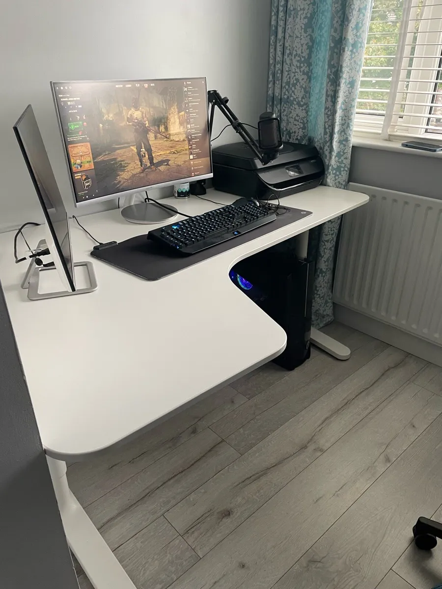 Desk - Image 3