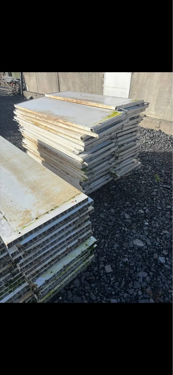 Pig housing equipment - Image 4