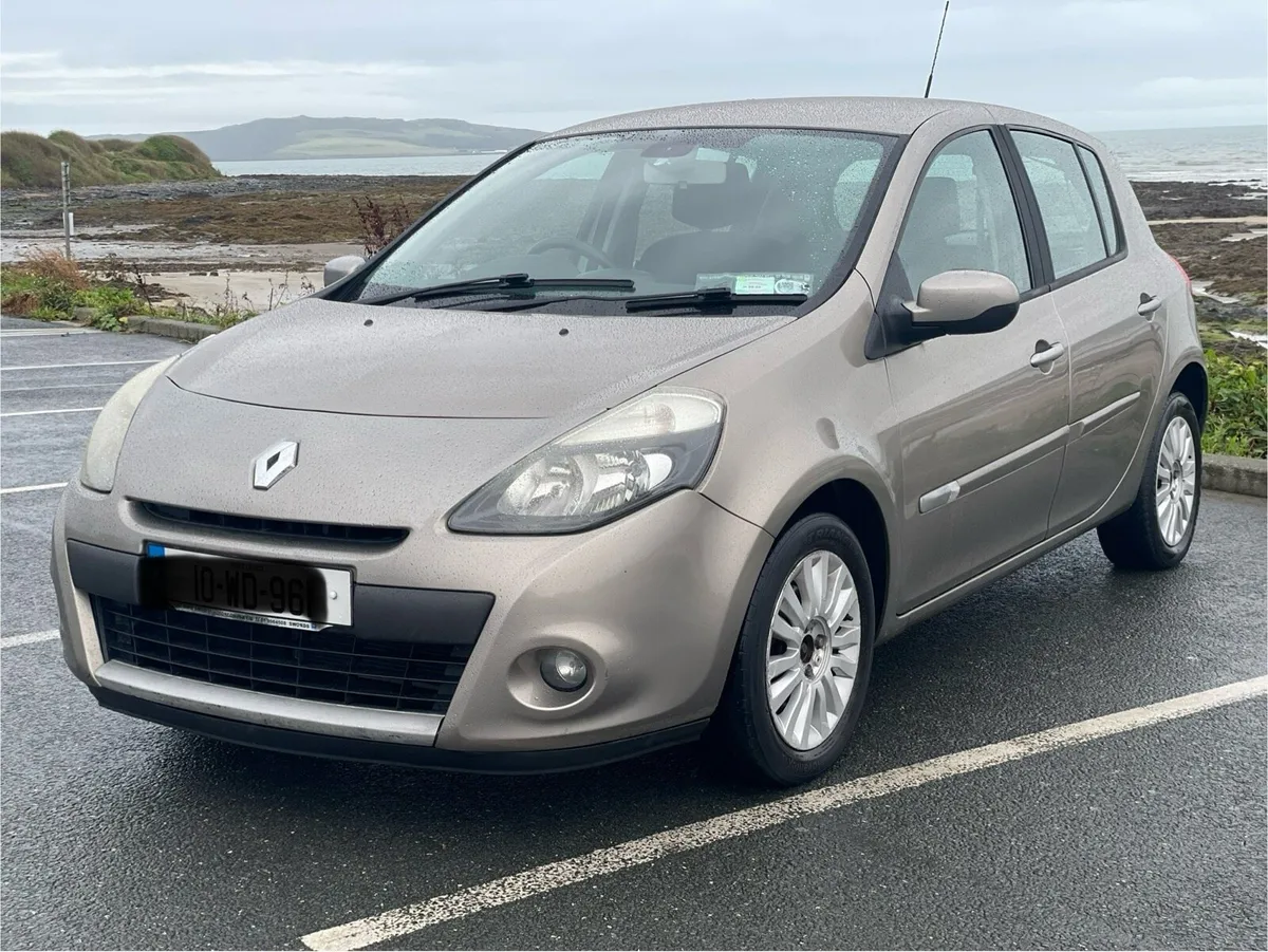 Renault Clio Automatic - Image 1