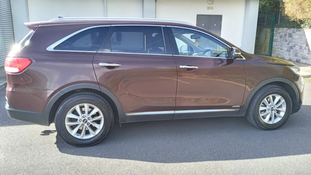 KIA SORENTO / 2017 / 2.2 DIESEL / 7 SEATER /MANUAL - Image 4