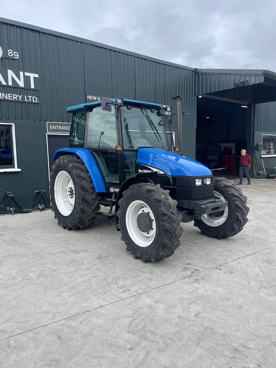 New Holland 6635 4WD - Image 2