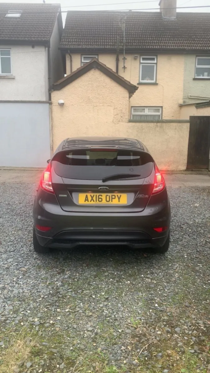 2016 Ford Fiesta St-Line - Image 3