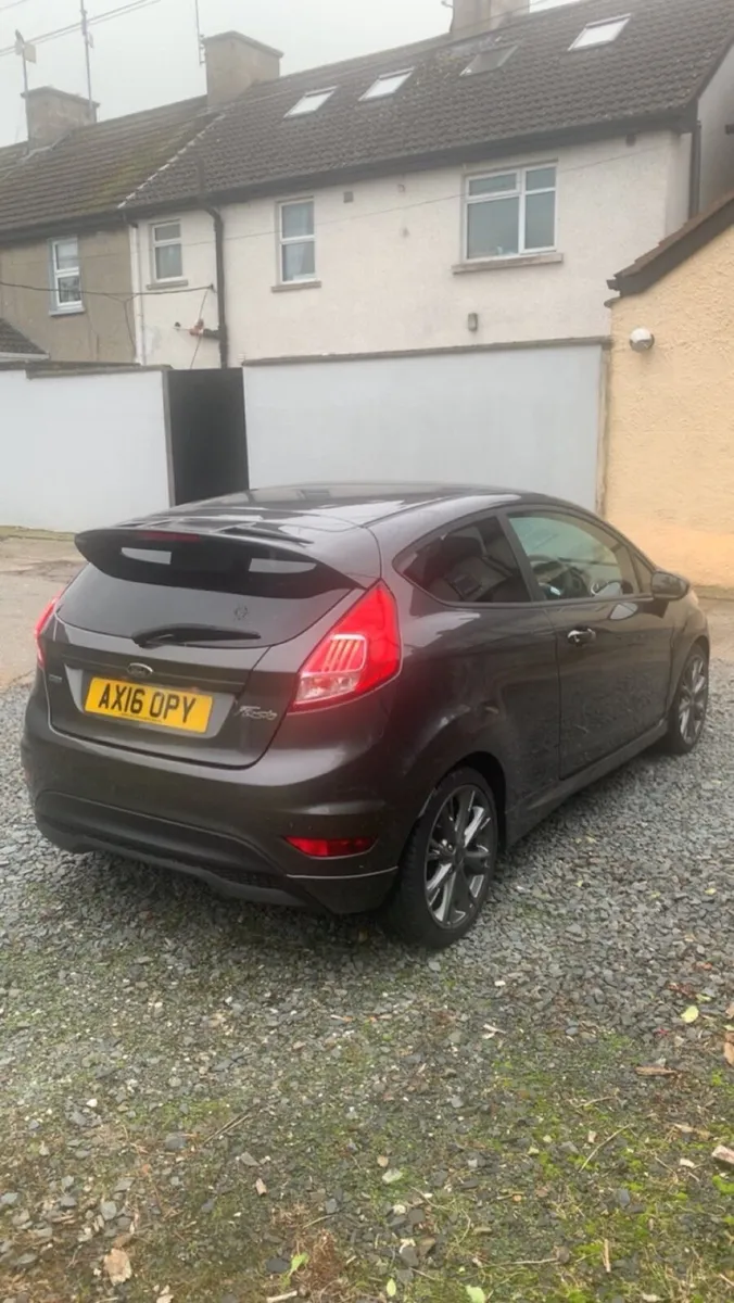 2016 Ford Fiesta St-Line - Image 4