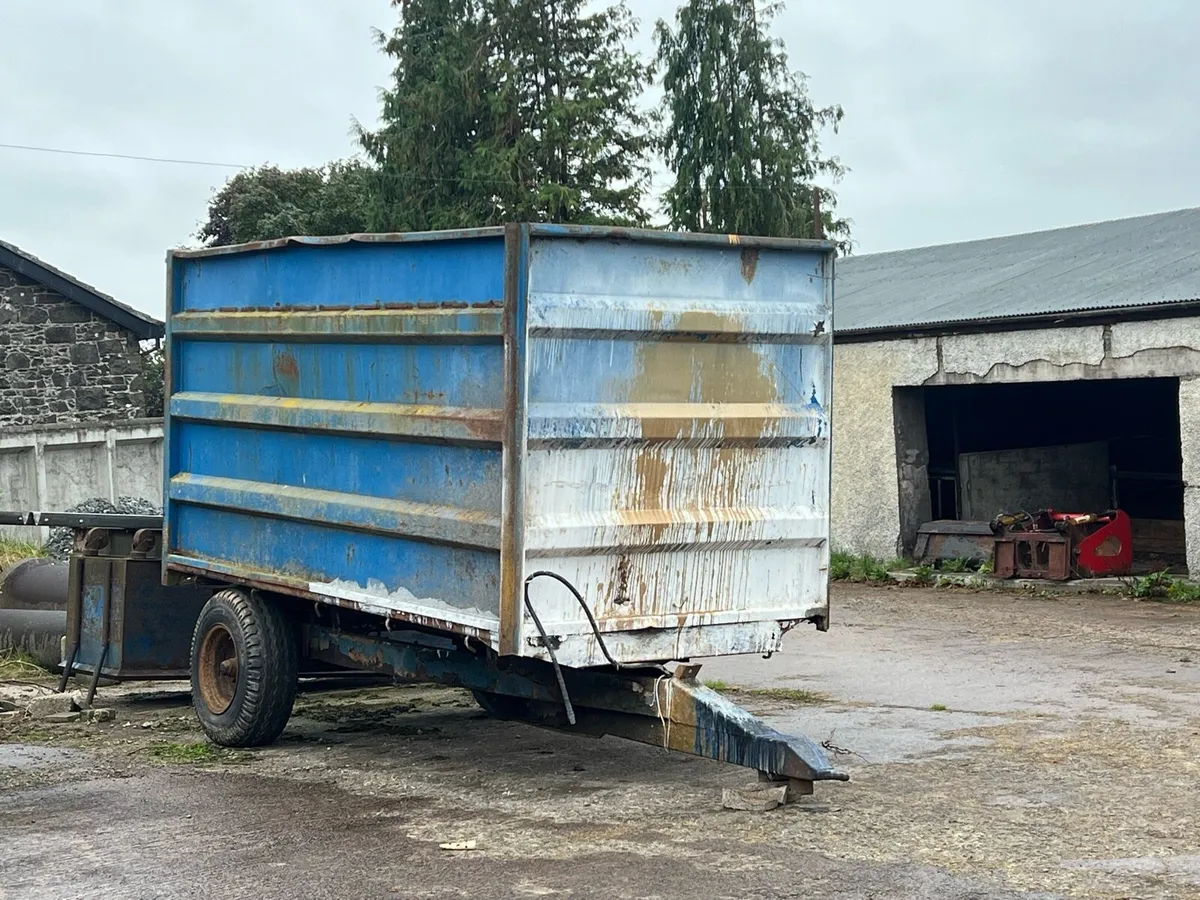 Tipping trailer - Image 1