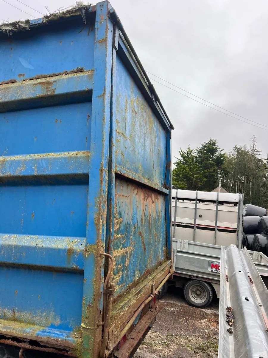 Tipping trailer - Image 2
