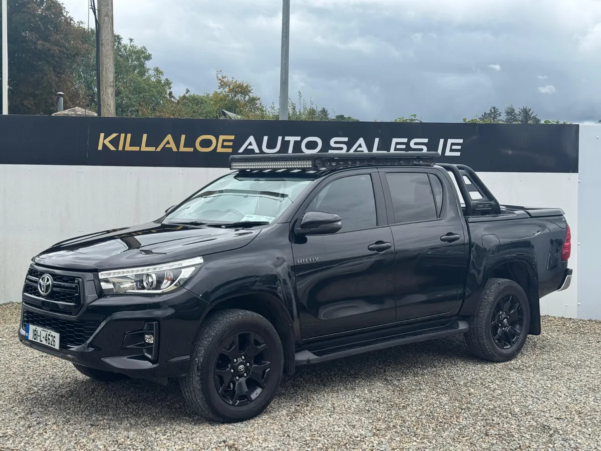 2018 Toyota Hilux Rogue Auto 2.8 Diesel - Image 3