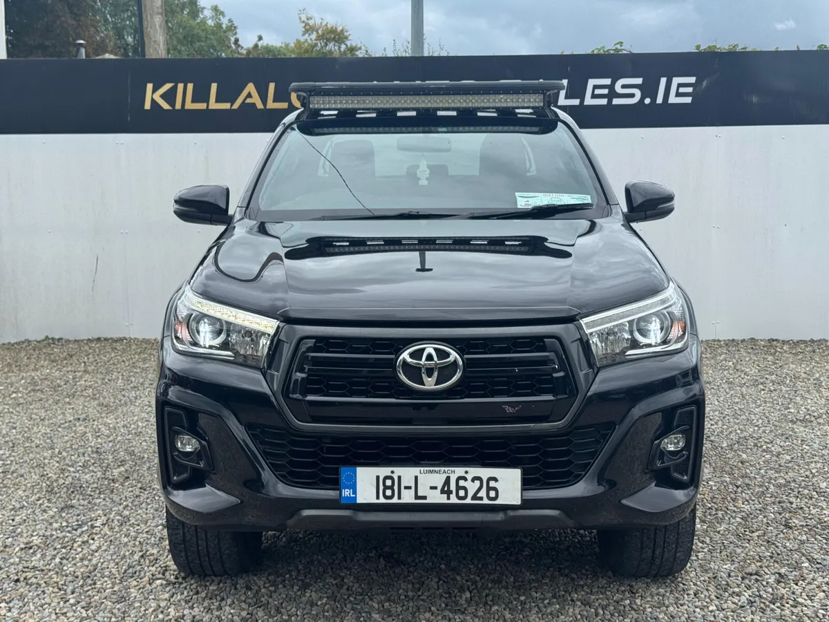 2018 Toyota Hilux Rogue Auto 2.8 Diesel - Image 2