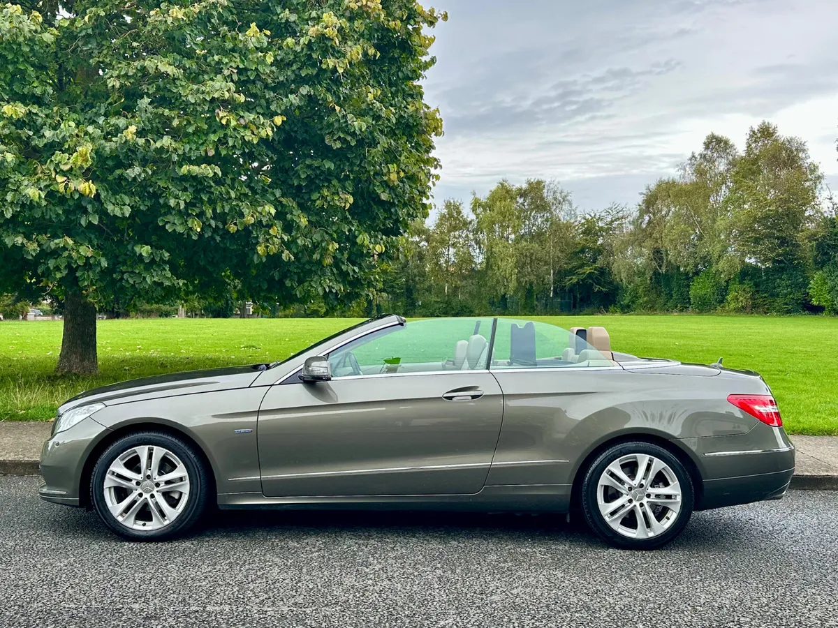 Mercedes E220 Cabriolet | Low km | High Spec. - Image 2