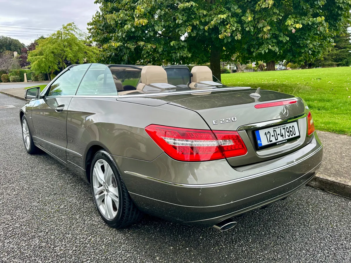 Mercedes E220 Cabriolet | Low km | High Spec. - Image 3