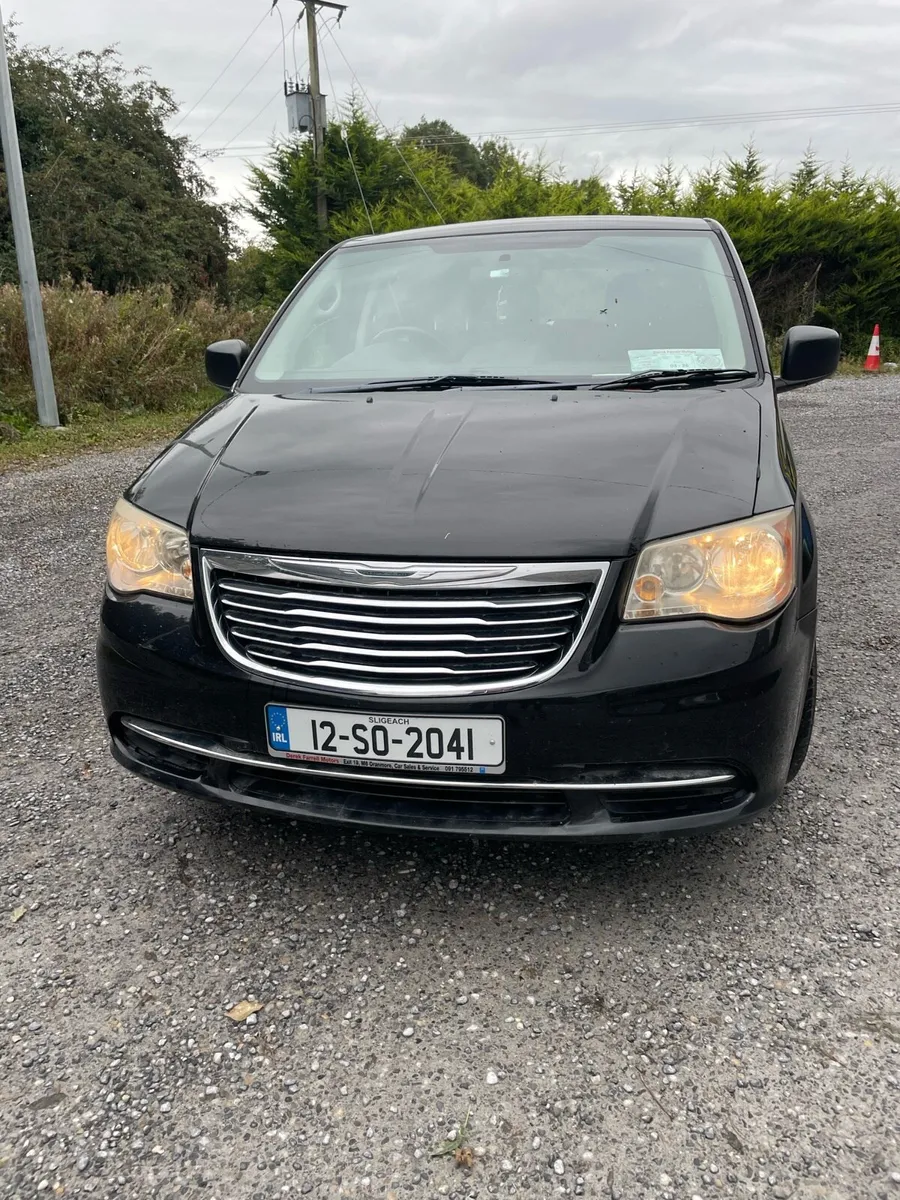 Chrysler Grand Voyagers - Image 1