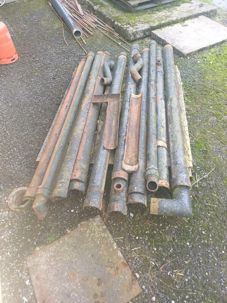 Cast Iron Gutters & Downpipes with Swan Necks - Image 1