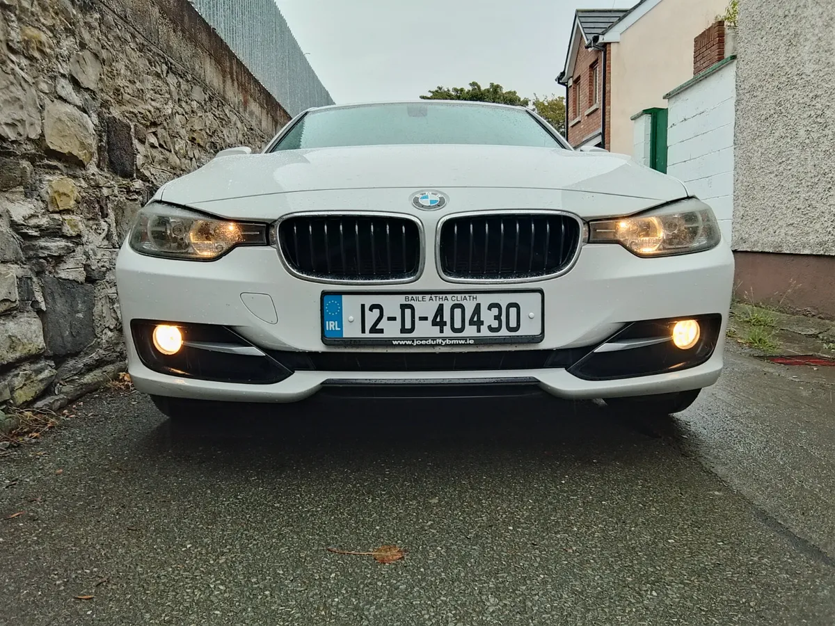 BMW 3-Series  Sport 2012 - Image 4