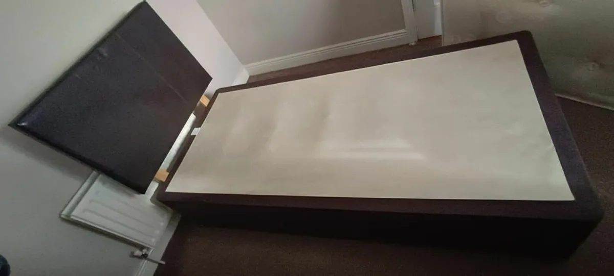 Single bed and mattress - Image 2