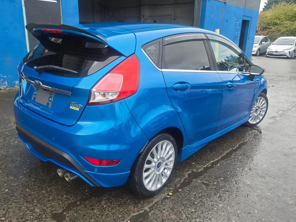 2016  Ford Fiesta St-line / Automatic - Image 4
