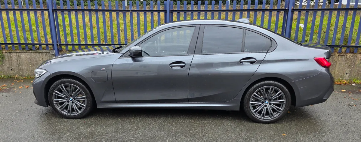 BMW 3-Series 2021 M-Sport - Image 2