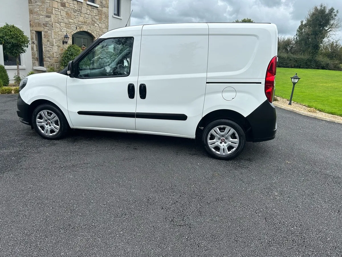 2023 fiat doblo - Image 4