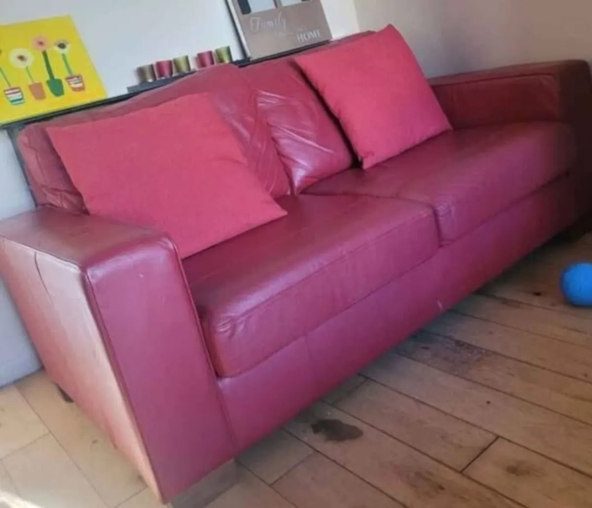 Red leather couch - Image 4