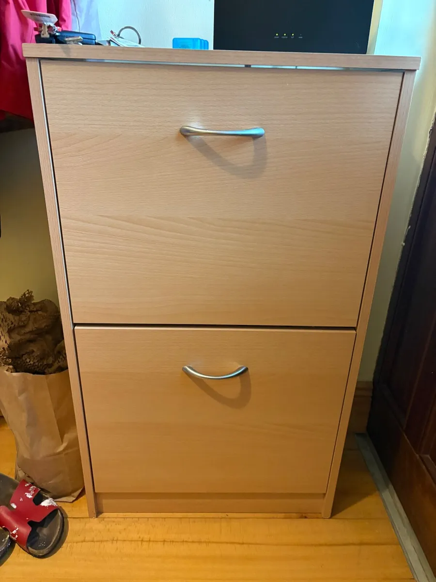 Shoe rack - Image 1
