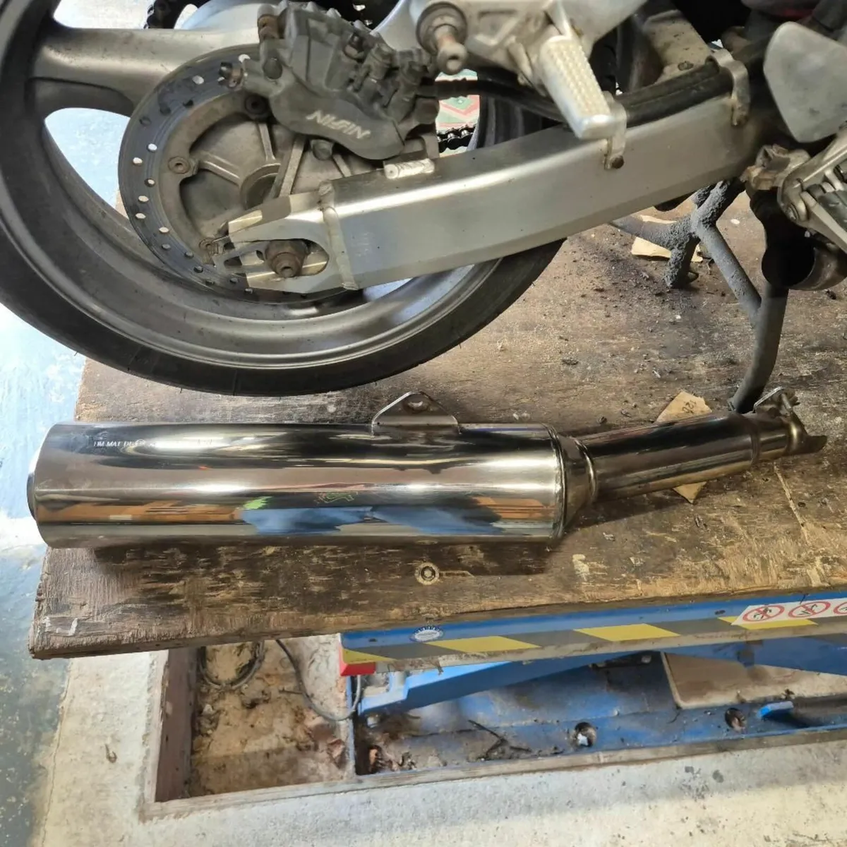 Wanted right hand Honda blackbird exhaust. - Image 1