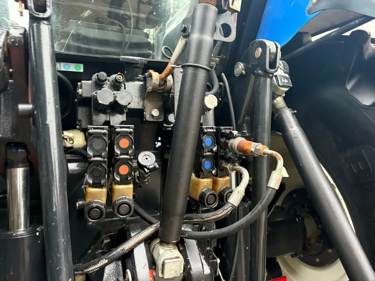 2003 New Holland TM190 - Image 4