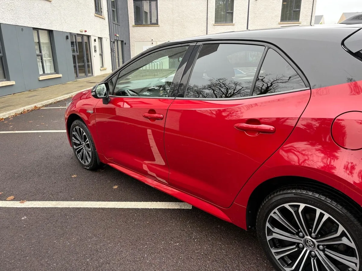 2020 Toyota Corolla Luna Sport - Hybrid - Image 4