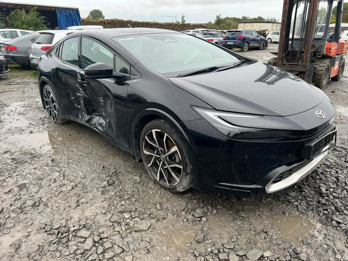2023 Toyota Prius 2.0 Hybrid - Image 3