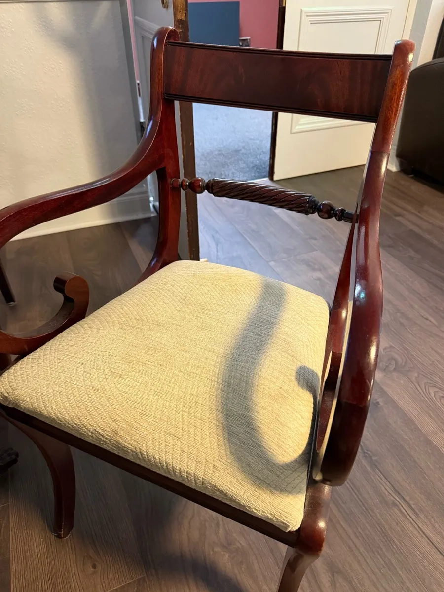 Dining room table and chairs - Image 3