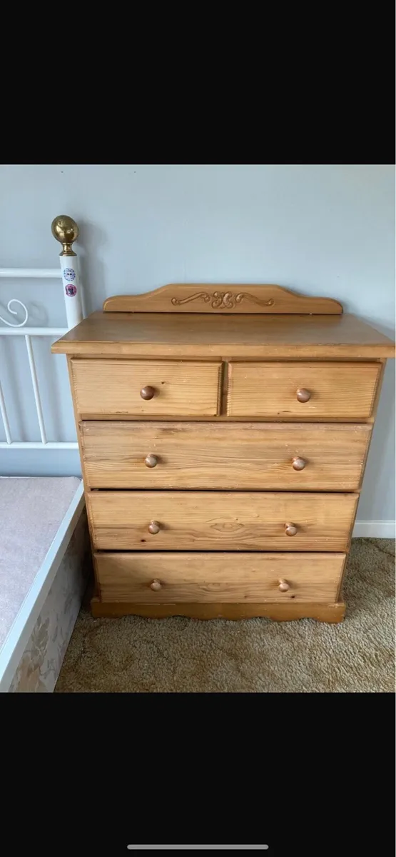 Wooden chest of drawers (ONO)