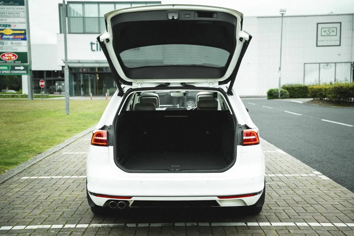 Volkswagen Passat Estate 2L TDI 190BHP (Huge Spec) - Image 3