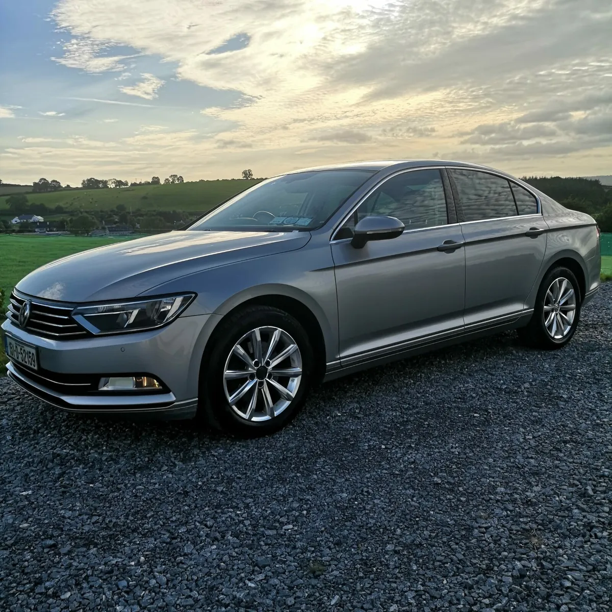 Volkswagen Passat - Image 2