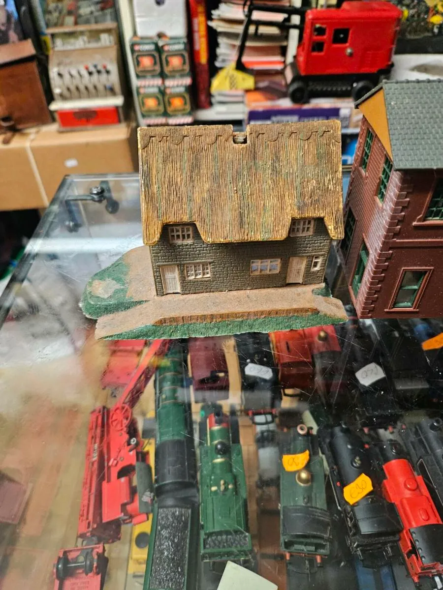 Hornby OO Gauge Houses - Image 2