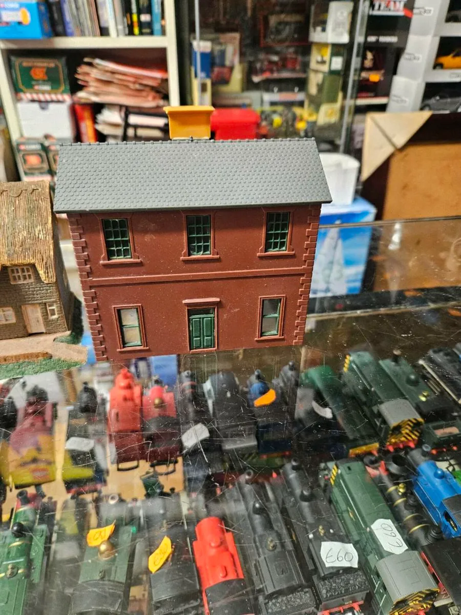 Hornby OO Gauge Houses - Image 3