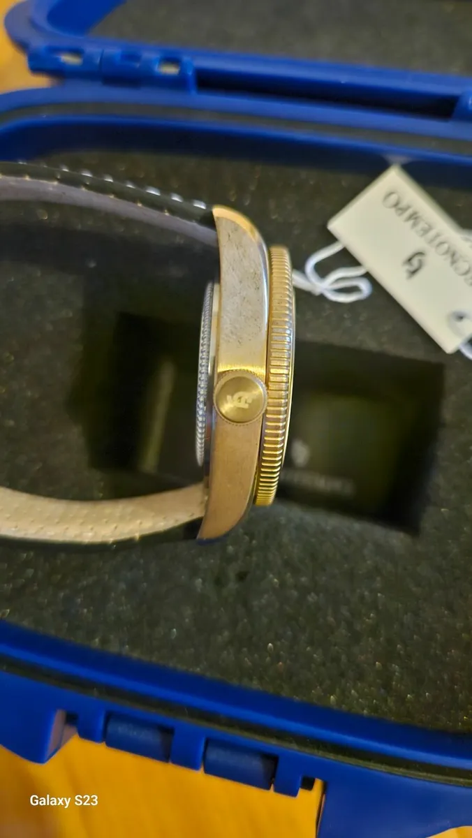 Automatic watch - Image 1