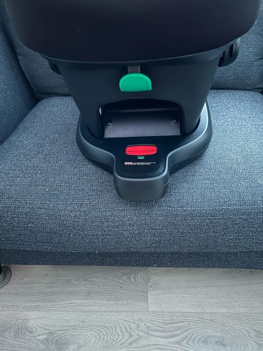 Car Seat & ISOFix R129 Car Seat Base (0-2years) - Image 3