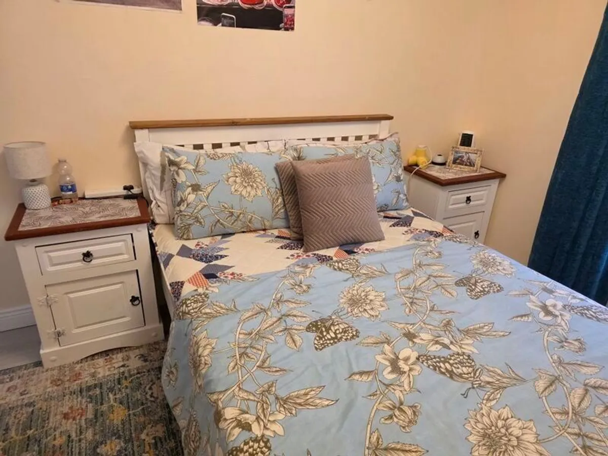 bed with lokers - Image 2