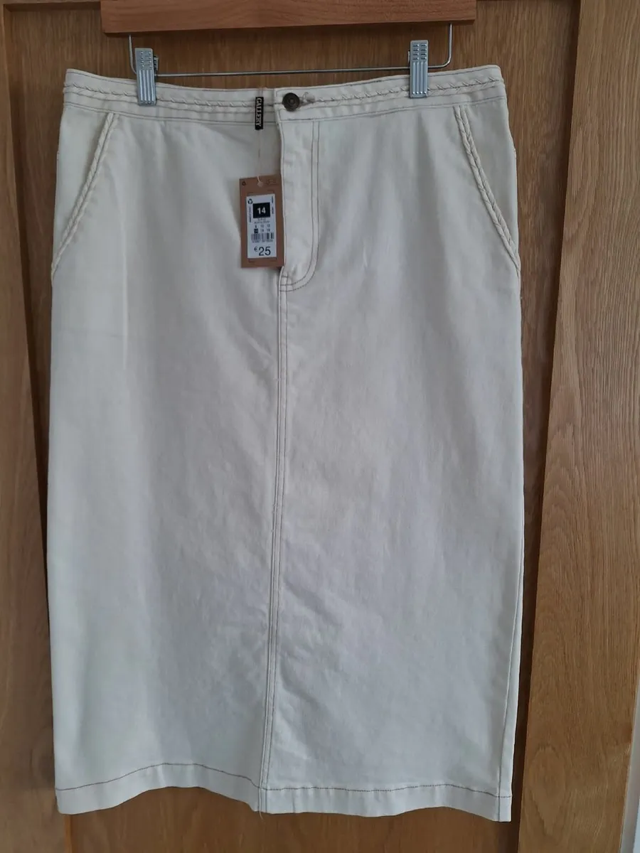 Gallery Cream Skirt - NWT - Image 1