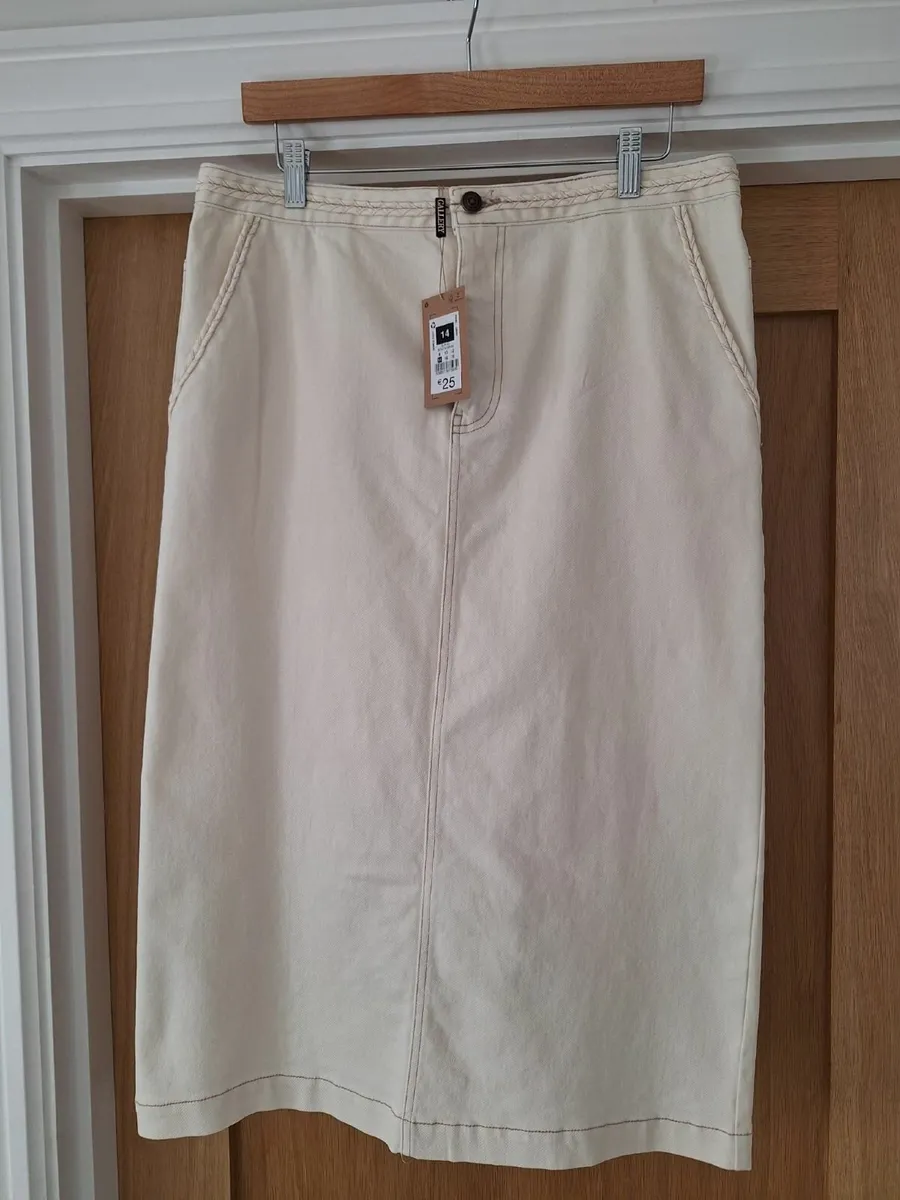 Gallery Cream Skirt - NWT - Image 2