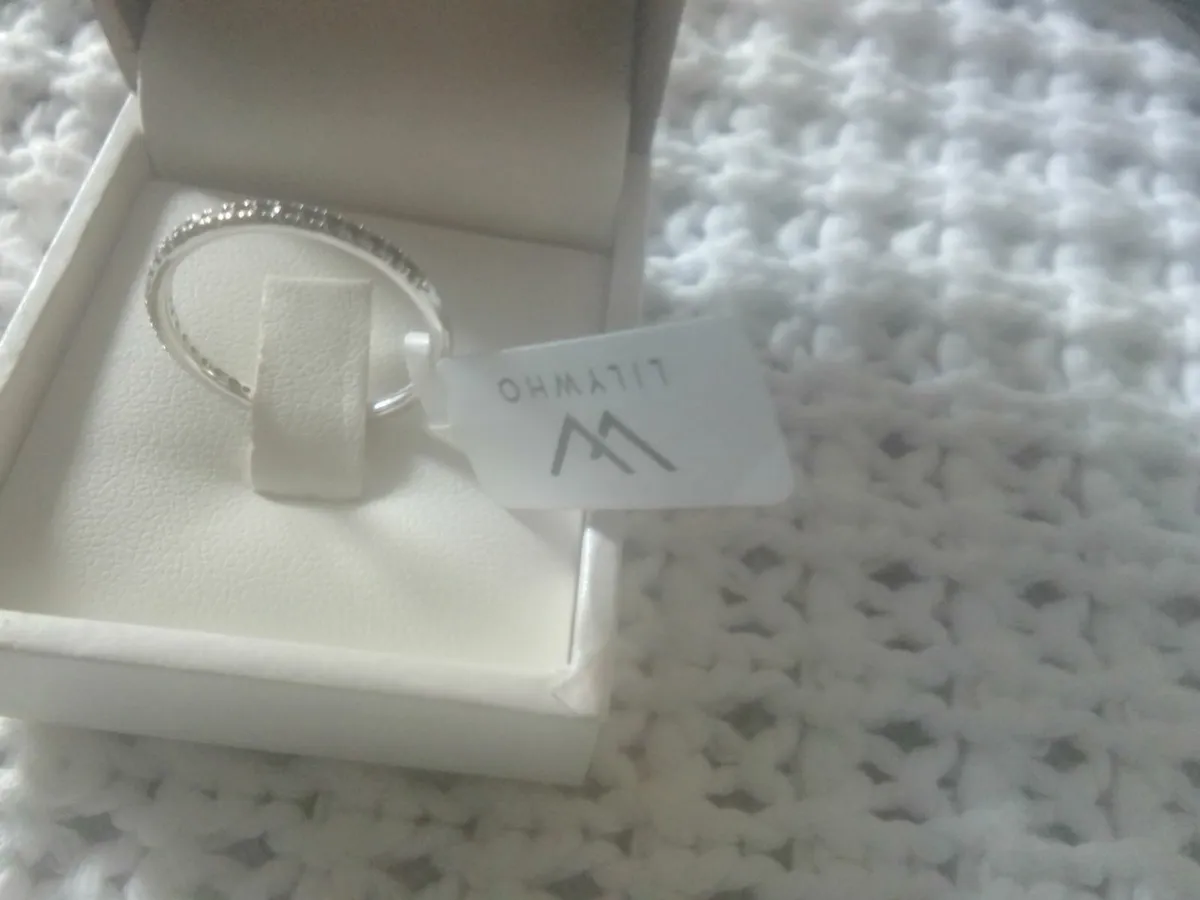 STERLING SILVER BLK SPINEL ETERNITY BAND M NEW - Image 1