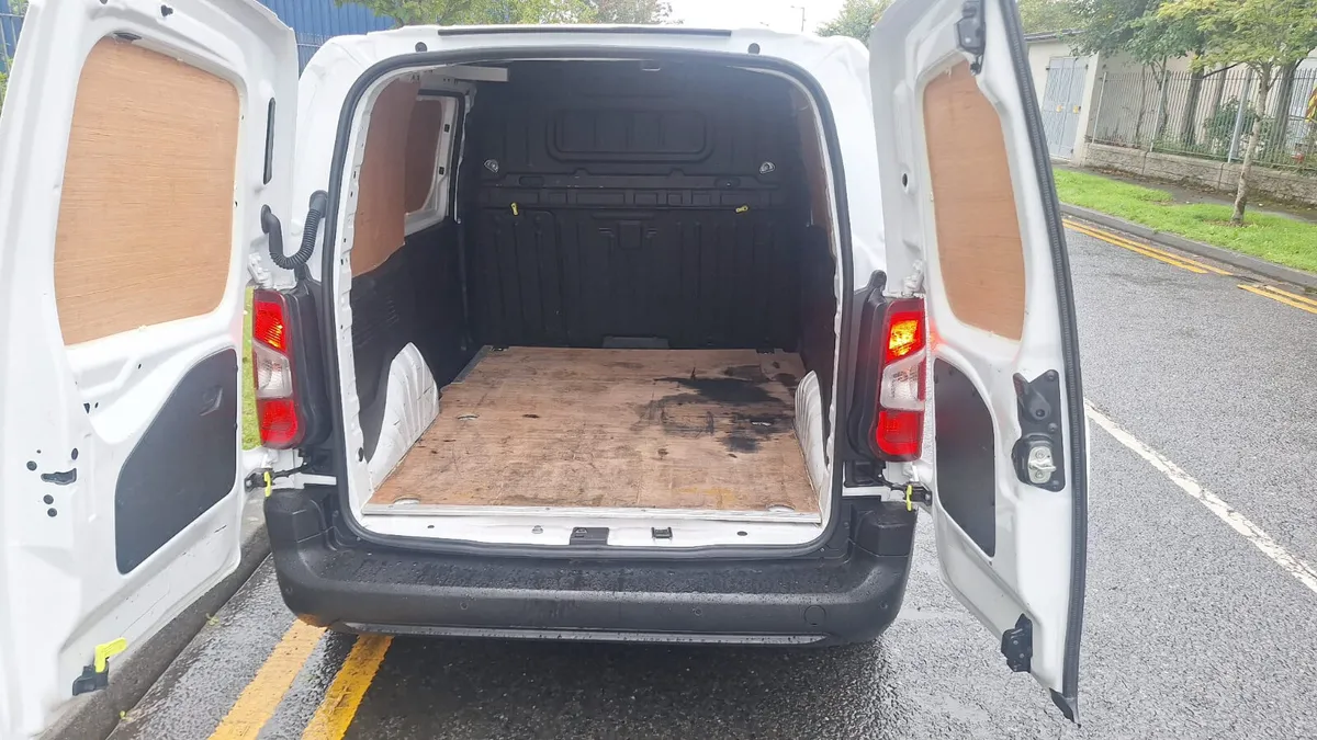 Citroen Berlingo 2022 - Image 3