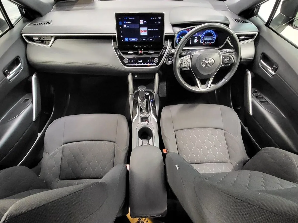 Toyota Corolla Cross 1.8 Hybrid Luna Hatchback Au - Image 4