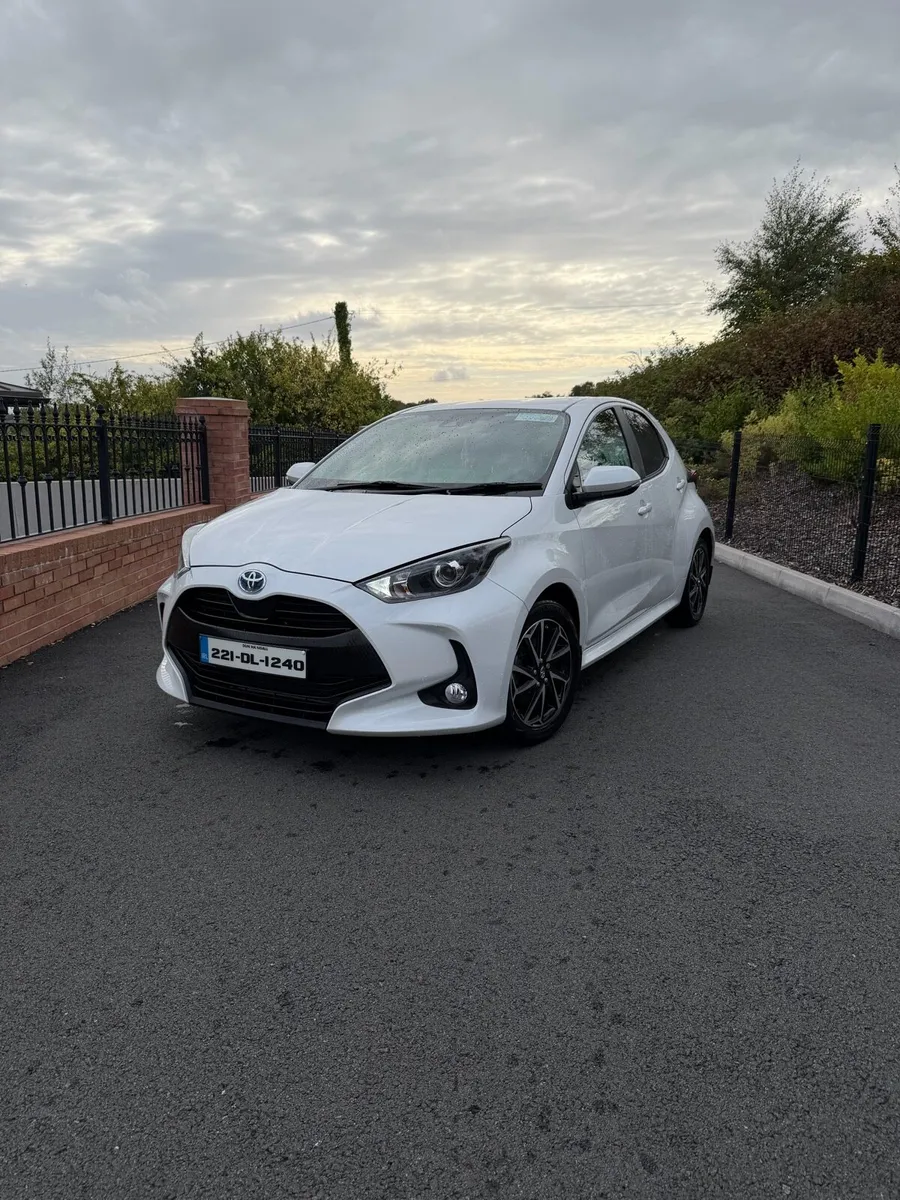 Toyota Yaris Luna Sport - Image 1