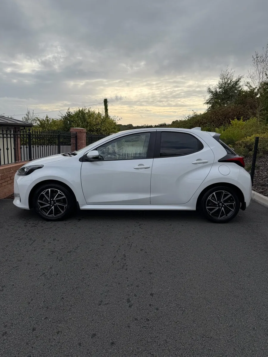 Toyota Yaris Luna Sport - Image 4
