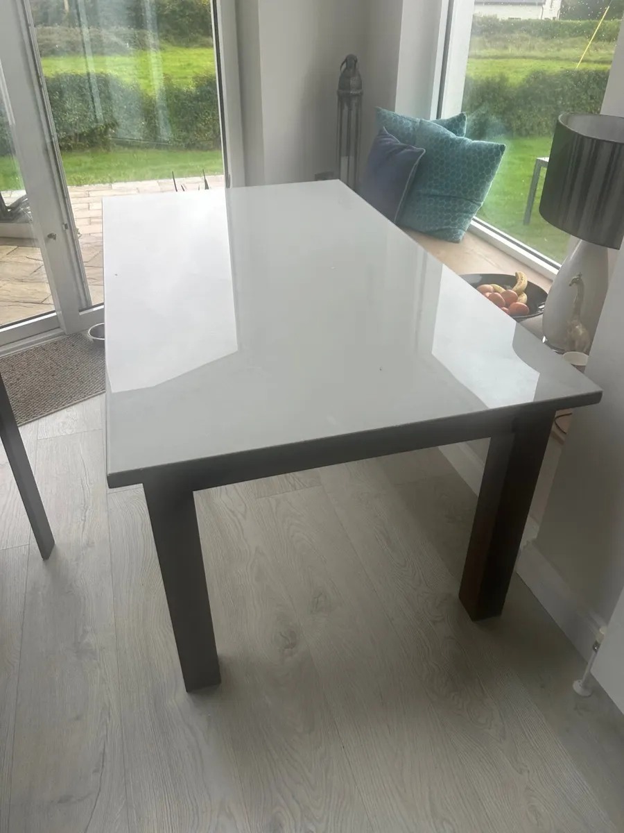 Kitchen table - Image 2