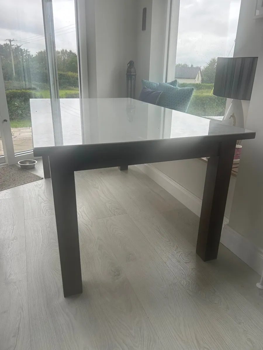 Kitchen table - Image 3