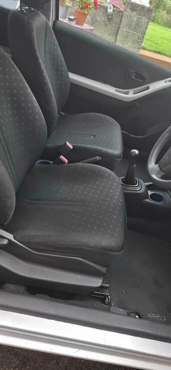 Toyota Yaris 2007 - Image 2