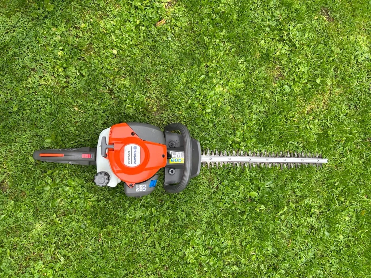 Husqvarna 122HD60 hedge trimmer - Image 1
