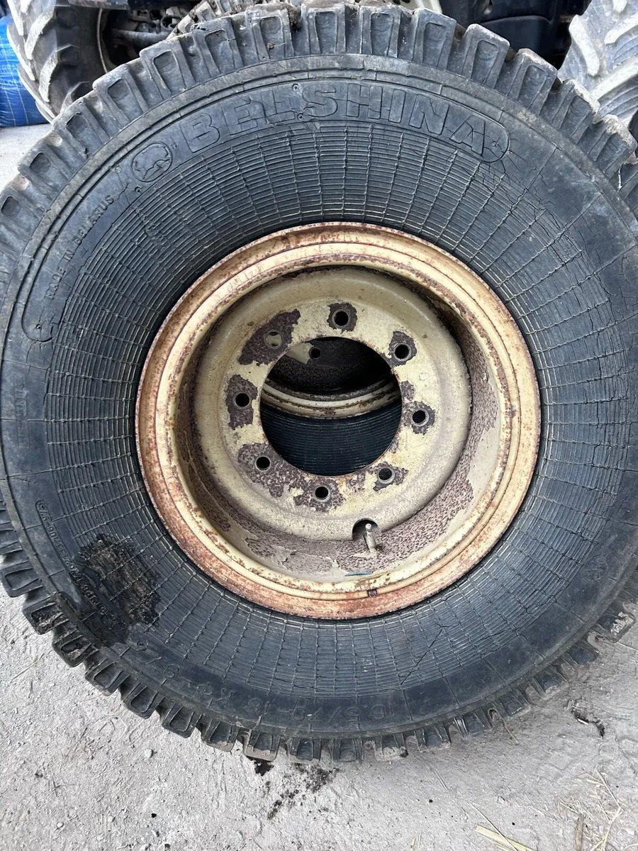 8 stud wheels - Image 2